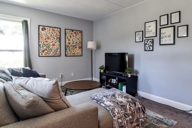 147 Turner Rd 103, Holliston, MA 01746