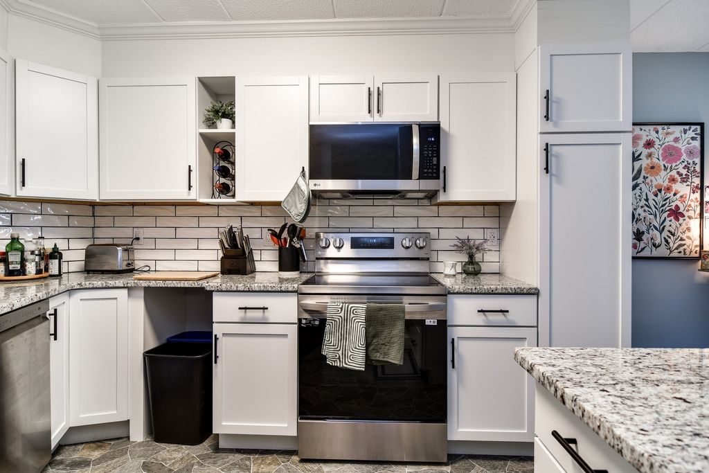 147 Turner Rd 103, Holliston, MA 01746