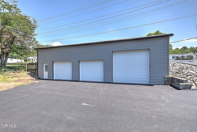 4462 Bluff City Highway, Bluff City, TN 37618