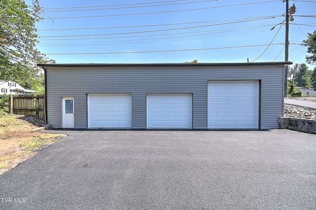 4462 Bluff City Highway, Bluff City, TN 37618