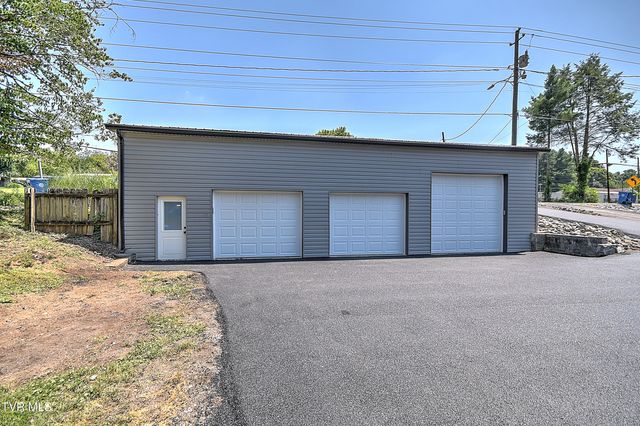 4462 Bluff City Highway, Bluff City, TN 37618