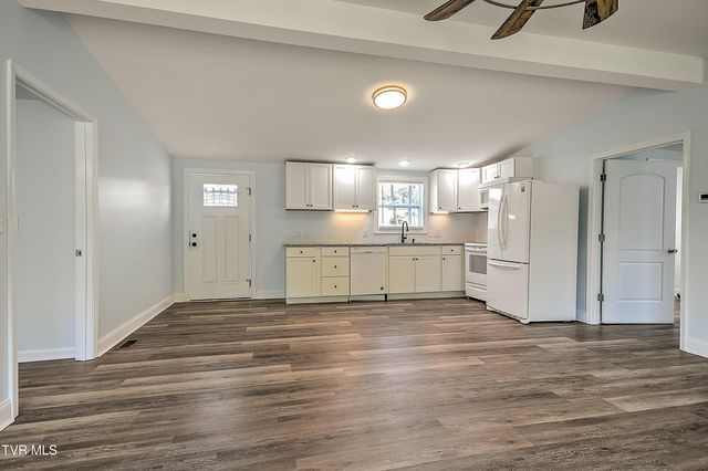 4462 Bluff City Highway, Bluff City, TN 37618