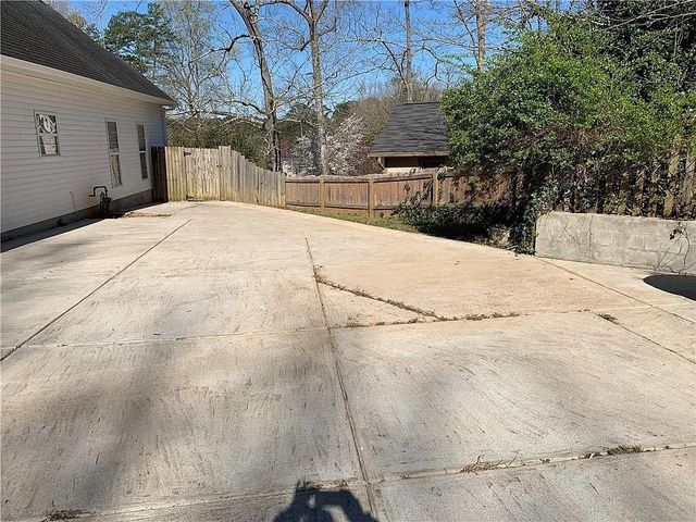 5230 Brasswood Trace, Stone Mountain, GA 30088