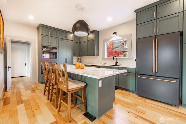 2101 Young Street, Bellingham, WA 98225