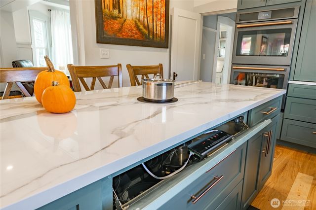 2101 Young Street, Bellingham, WA 98225