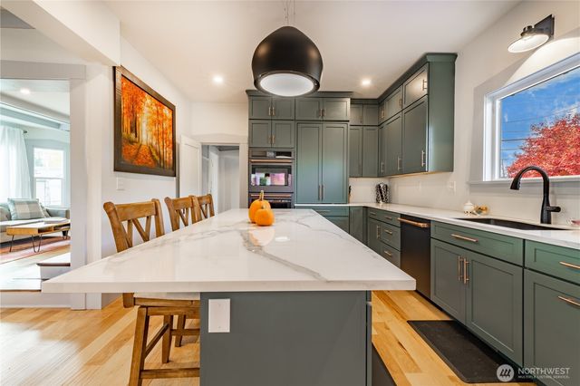 2101 Young Street, Bellingham, WA 98225