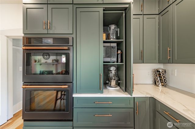 2101 Young Street, Bellingham, WA 98225