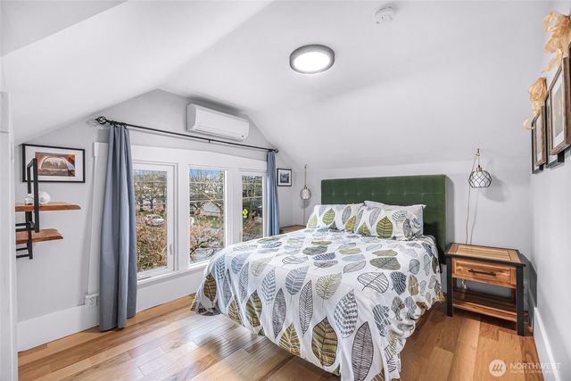 2101 Young Street, Bellingham, WA 98225