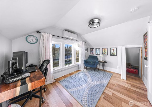 2101 Young Street, Bellingham, WA 98225