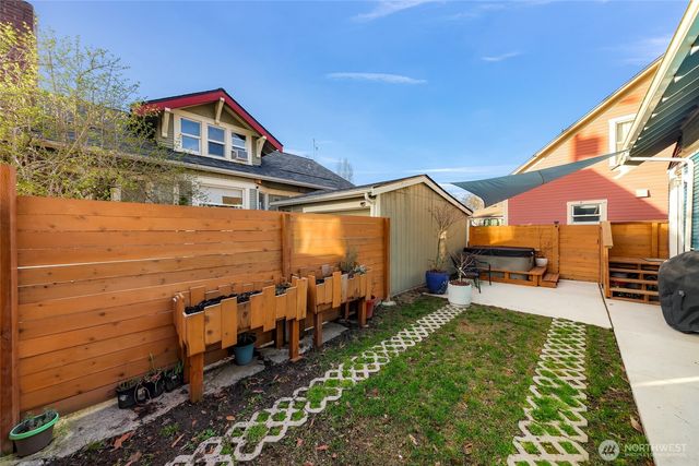 2101 Young Street, Bellingham, WA 98225