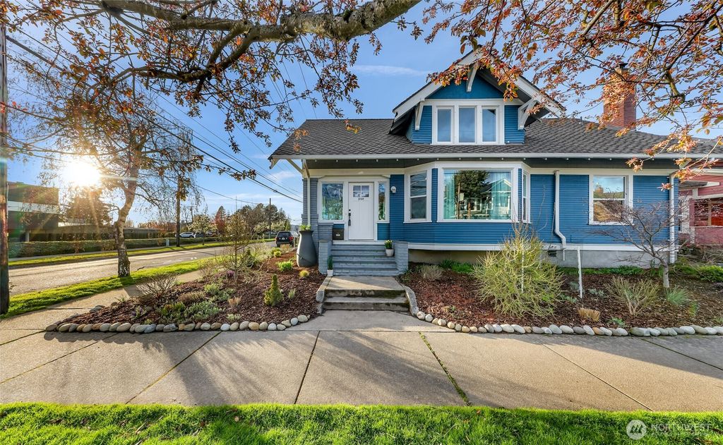 2101 Young Street, Bellingham, WA 98225