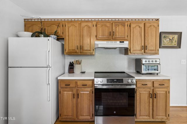 1320 Lynnwood Drive, Johnson City, TN 37601