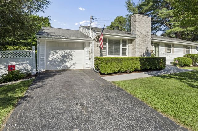 1320 Lynnwood Drive, Johnson City, TN 37601