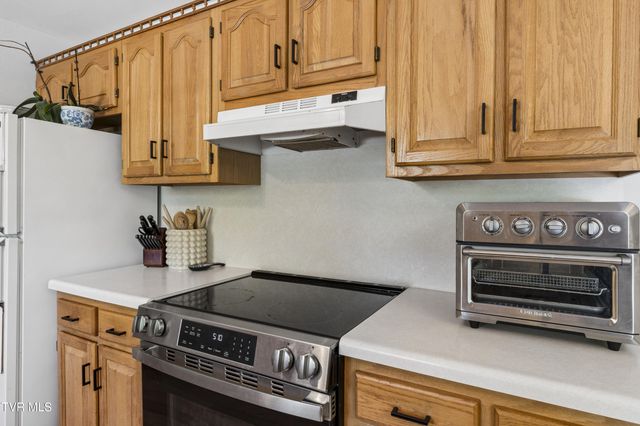 1320 Lynnwood Drive, Johnson City, TN 37601
