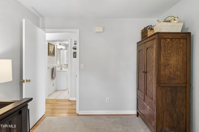 1320 Lynnwood Drive, Johnson City, TN 37601