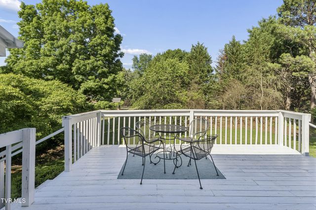 1320 Lynnwood Drive, Johnson City, TN 37601