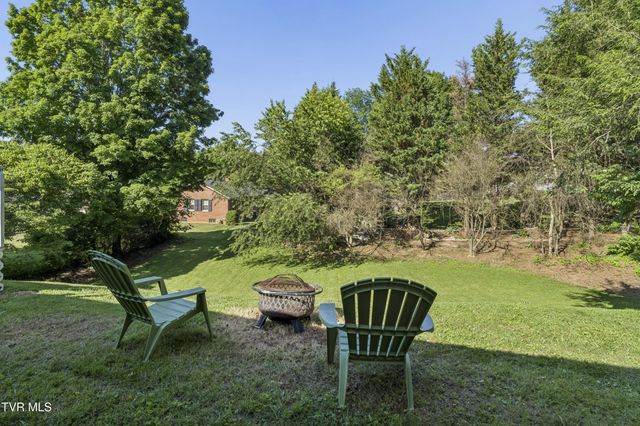 1320 Lynnwood Drive, Johnson City, TN 37601