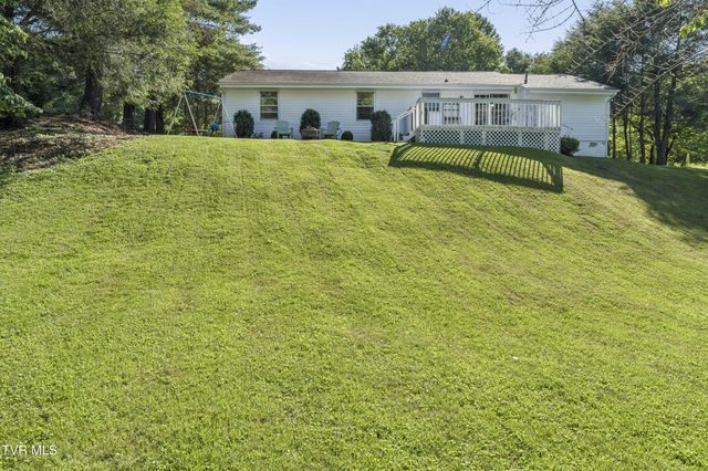 1320 Lynnwood Drive, Johnson City, TN 37601