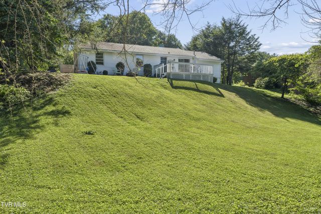 1320 Lynnwood Drive, Johnson City, TN 37601