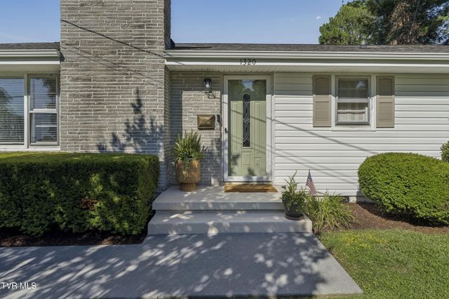 1320 Lynnwood Drive, Johnson City, TN 37601