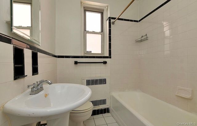 69-09 108th Street 109, Forest Hills, NY 11375