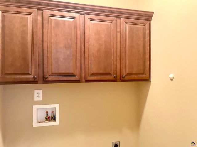 100 Burnt Hickory, Warner Robins, GA 31088
