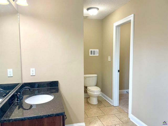 100 Burnt Hickory, Warner Robins, GA 31088
