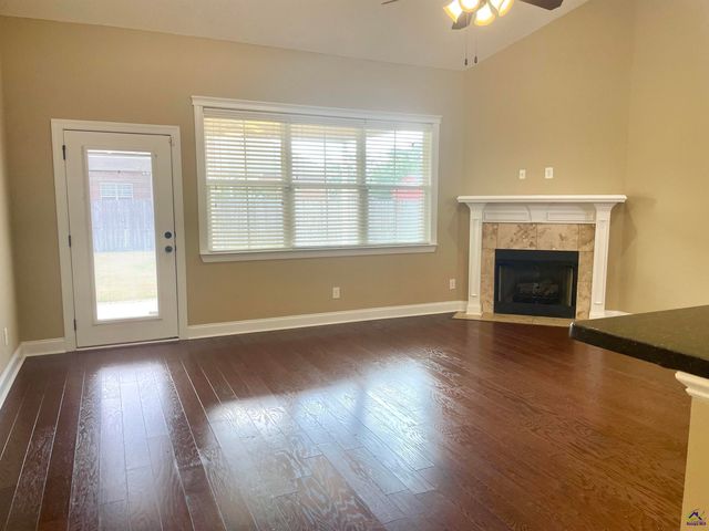 100 Burnt Hickory, Warner Robins, GA 31088