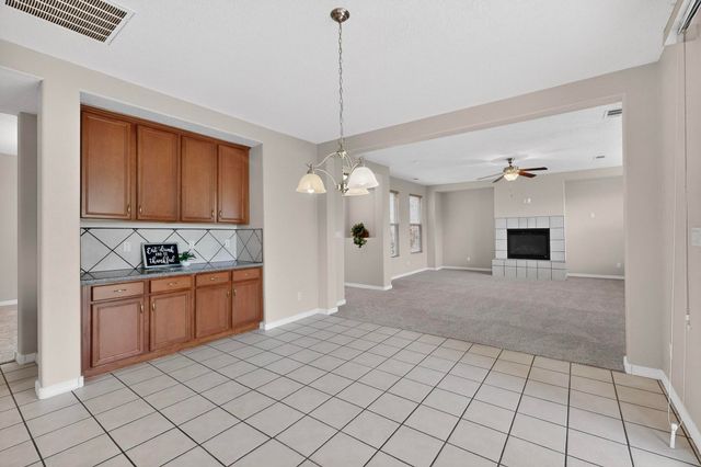 8305 Mesa Top Road NW, Albuquerque, NM 87120