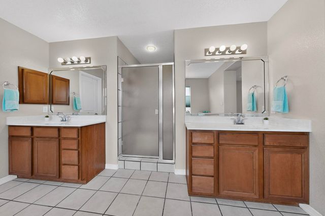 8305 Mesa Top Road NW, Albuquerque, NM 87120