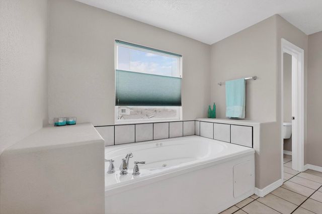 8305 Mesa Top Road NW, Albuquerque, NM 87120