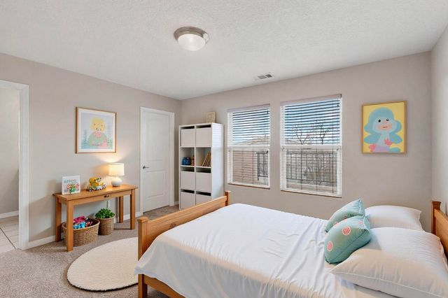 8305 Mesa Top Road NW, Albuquerque, NM 87120