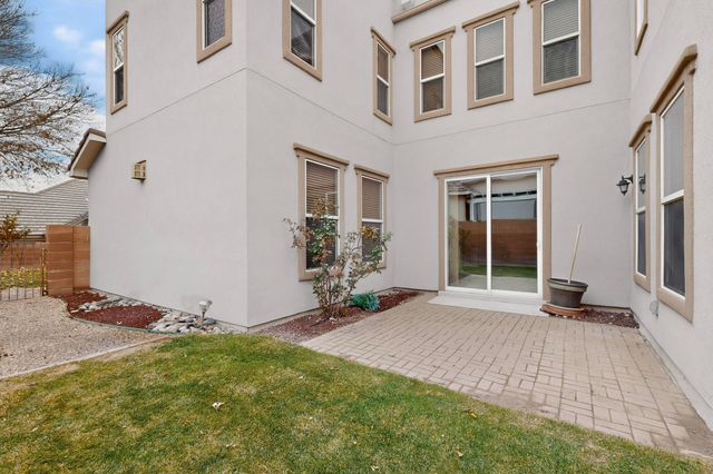 8305 Mesa Top Road NW, Albuquerque, NM 87120