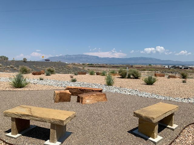 8305 Mesa Top Road NW, Albuquerque, NM 87120