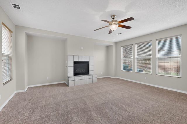 8305 Mesa Top Road NW, Albuquerque, NM 87120