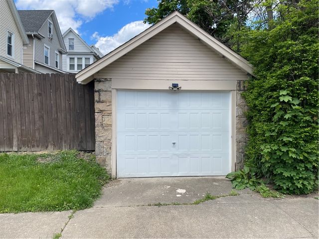 425 Franklin Street, City Of But Ne, PA 16001