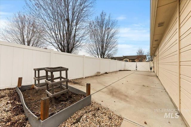 2208 S Alaska Way, Meridian, ID 83642