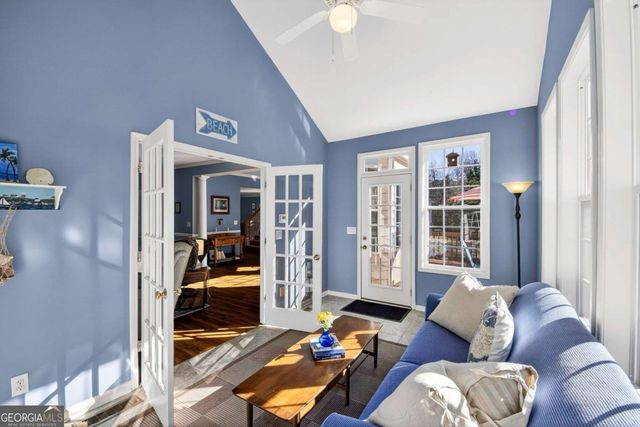 475 Ridgewood Drive, Fayetteville, GA 30215