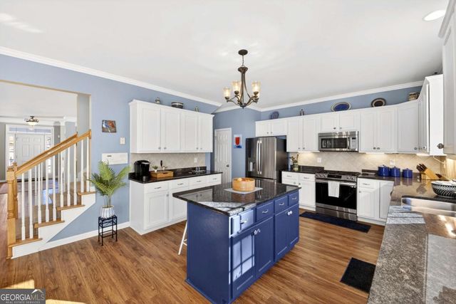 475 Ridgewood Drive, Fayetteville, GA 30215