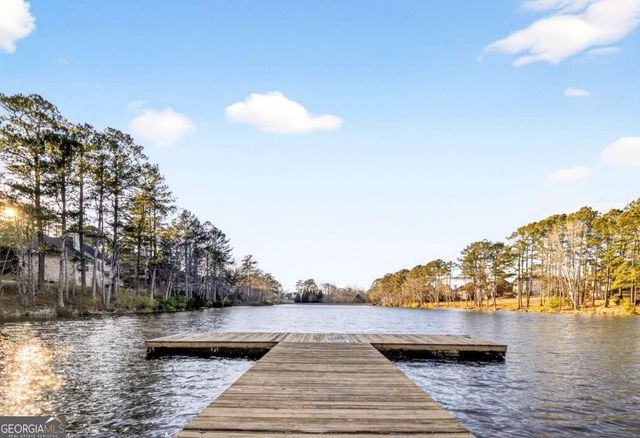 475 Ridgewood Drive, Fayetteville, GA 30215