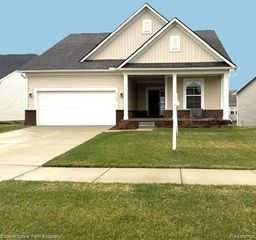 8126 Carston Lane, Brighton, MI 48116