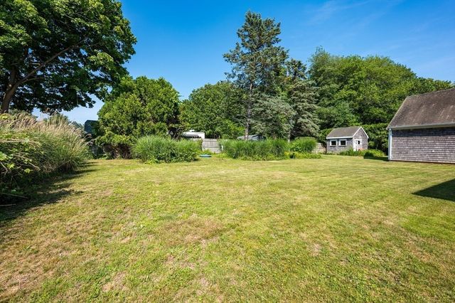 33 Terry Dr, Dartmouth, MA 02748