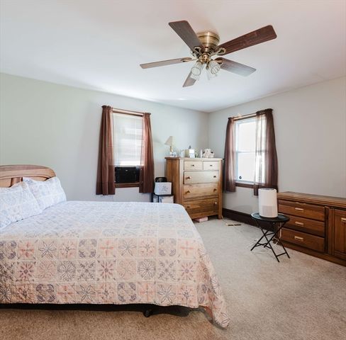 33 Terry Dr, Dartmouth, MA 02748