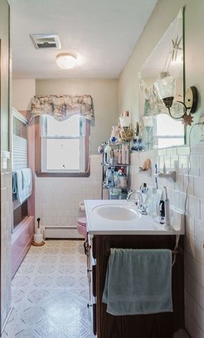 33 Terry Dr, Dartmouth, MA 02748