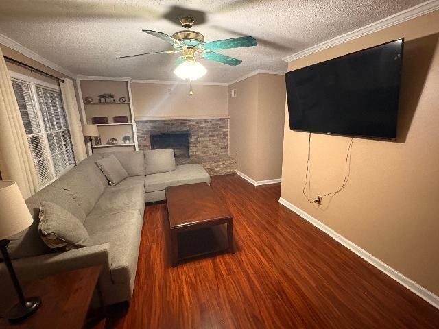 656 CHEVIOT Drive, Decatur, GA 30032