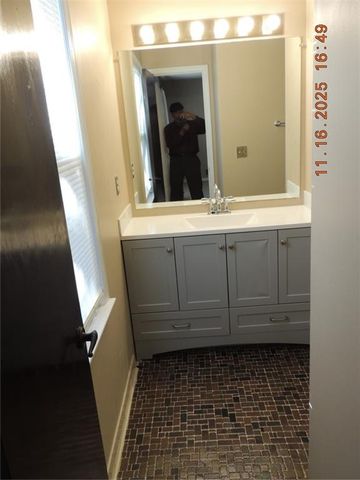 656 CHEVIOT Drive, Decatur, GA 30032