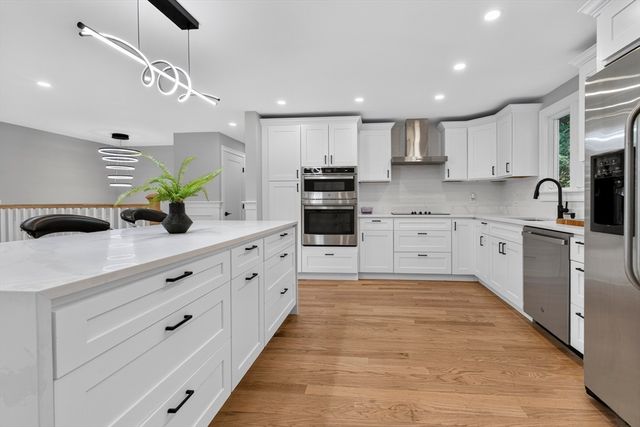 14 Travis Dr, Framingham, MA 01702