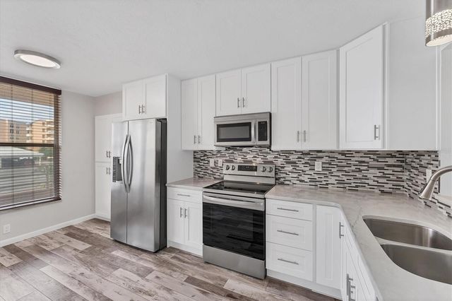 4530 PINEBROOK CIRCLE 208, Bradenton, FL 34209