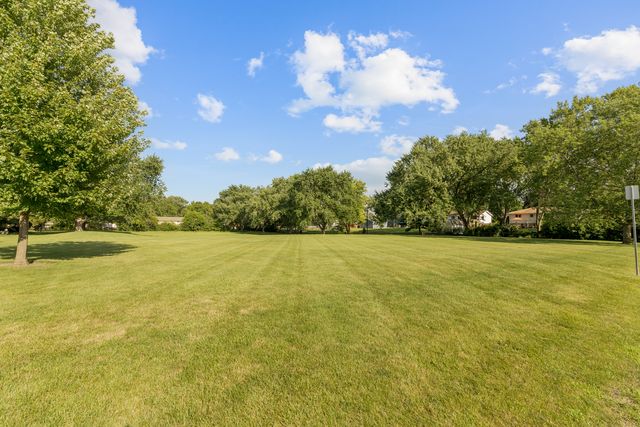 117 Cotuit Court, Schaumburg, IL 60193
