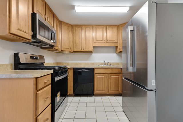 117 Cotuit Court, Schaumburg, IL 60193